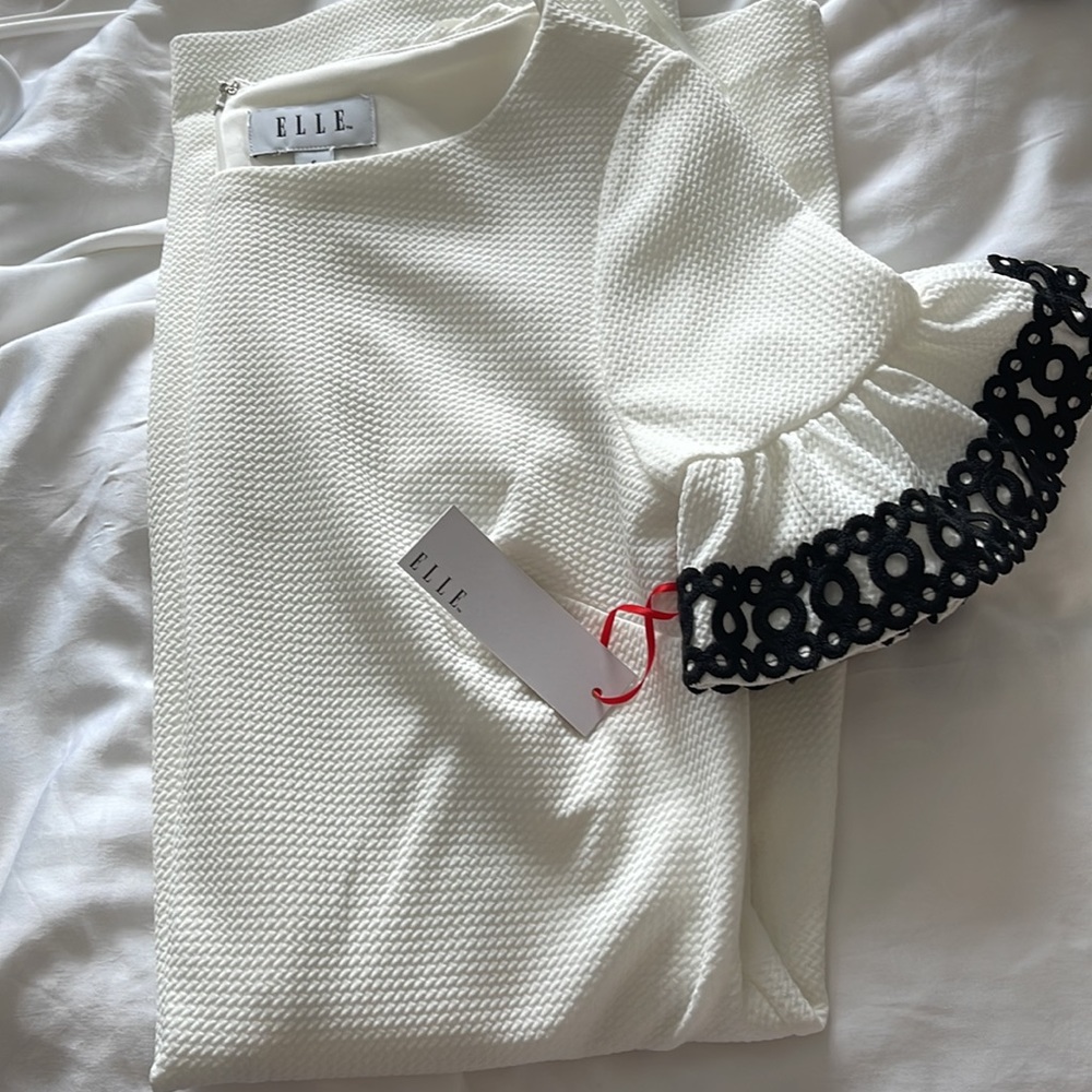 NWT White dress with Belle Sleeves
